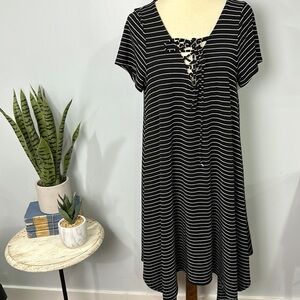 ❄️ Torrid black & white striped jersey lace up trapeze dress
